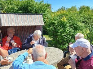 Kaffee trinken im Mai 2024