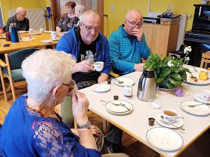 Kaffee und Kuchen mit Angehörigen
